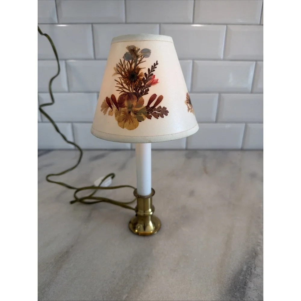Vintage Adorable Brass Candlestick Light With Dry Flower Lamp Shade